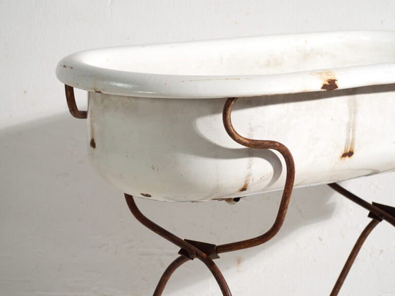Antique bathtub in enamelled iron – Central Europe, circa 1950 #2 – Decorative Objects, Industrieel (photo 13 of 40)