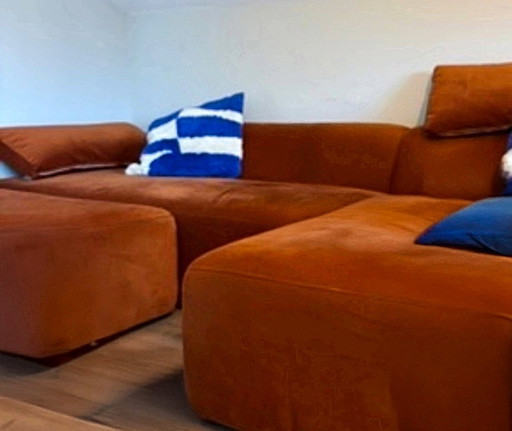 Canapé d'angle modulaire 4x6 en velours marron rouille + pouf