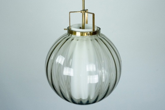 Image 1 of Mid-Century Murano gerookte glazen kroonluchter met opaline diffuser, Italië jaren 50