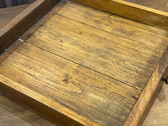 Image 1 of Tavolino rustico da caffè in rovere massello con 1 cassetto, circa 1930