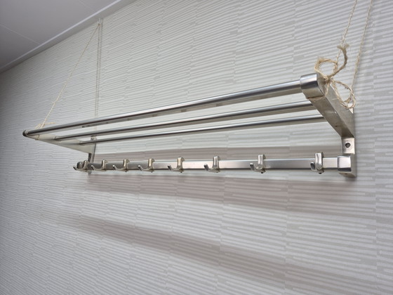 Image 1 of Aluminium Kapstok: Vintage Wandkapstok Met Legplank