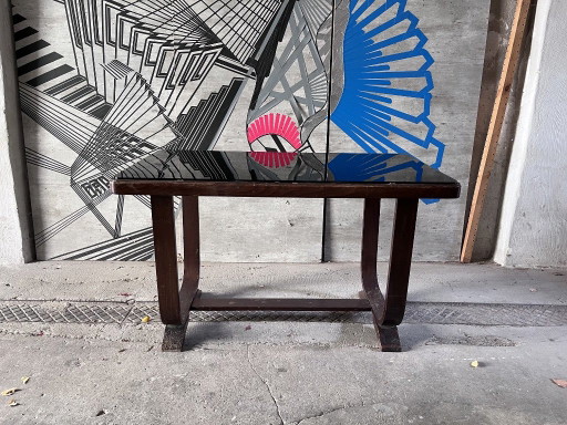 Art Deco Couchtisch aus dunklem Holz mit schwarzer Glasplatte | Vintage