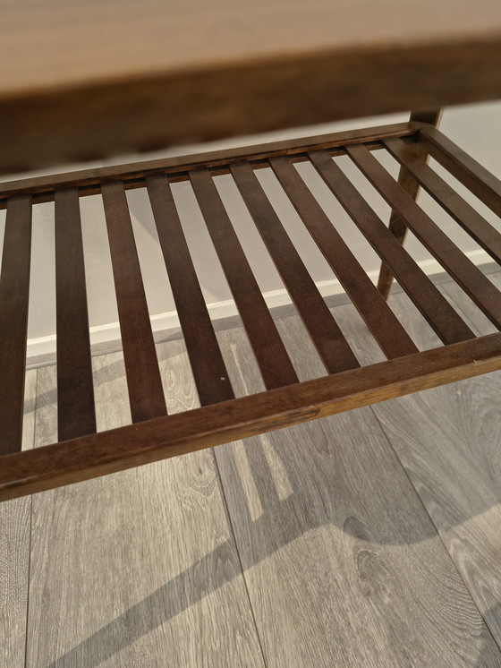 Image 1 of Tavolino da caffè vintage scandinavo dal design elegante e raffinato