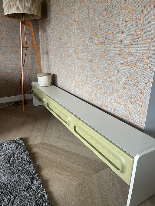 HK living space low board