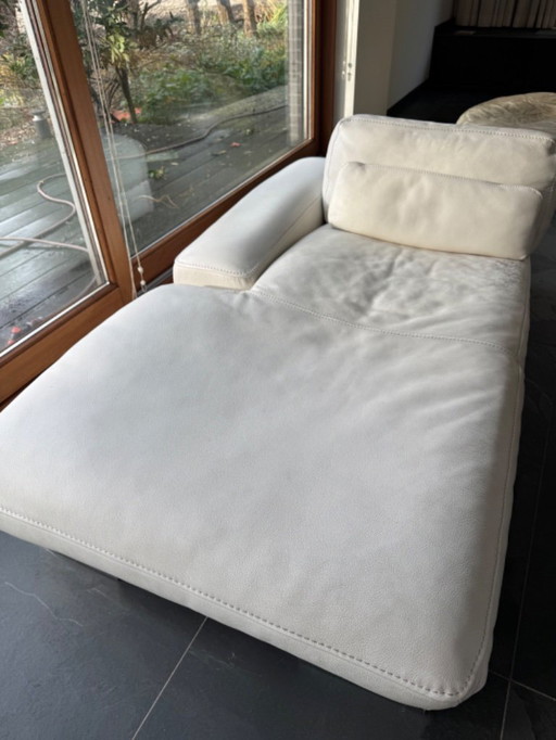 Roche Bobois - Chaise Longue de piel blanca