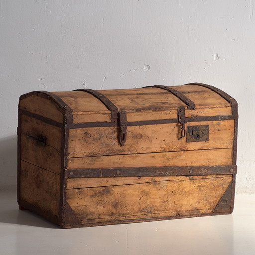 Baúl de viaje antiguo de madera de pino – Europa Central, circa 1900