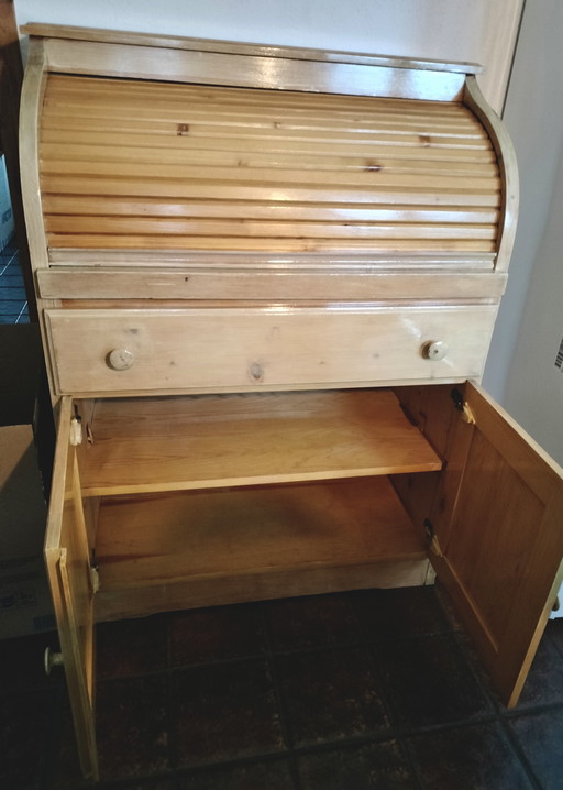 Credenza laccata chiara