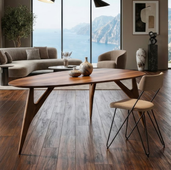 Image 1 of GREYGE TED Esstisch aus Walnussholz, 240 cm – Handgefertigter Designertisch aus massivem italienischem Walnussholz