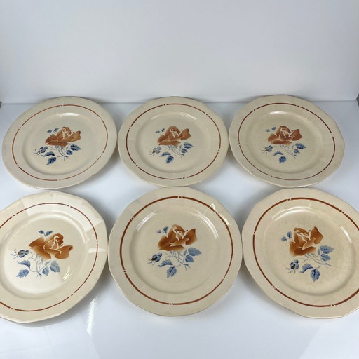 Set of 6 Sarreguemines dinner plates with floral motif, first half of the 20th century