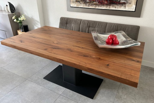 Bert Plantagie dining room table, model Shelter