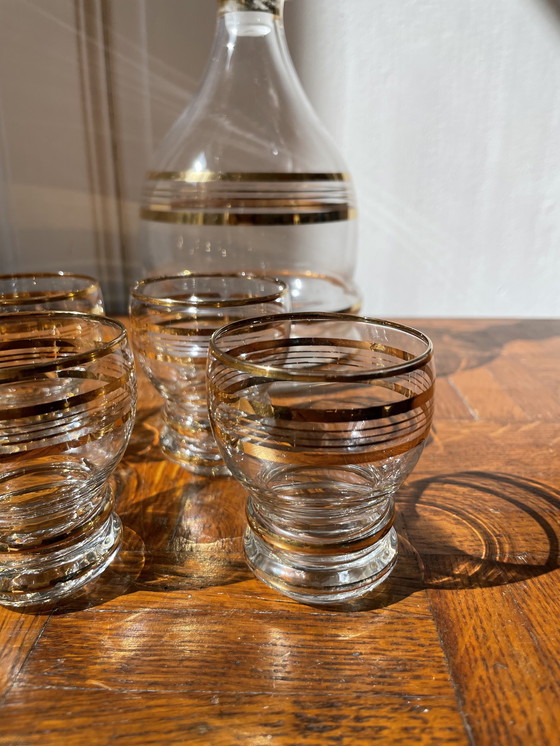 Image 1 of Servizio di bicchieri da liquore e decanter con bordo dorato