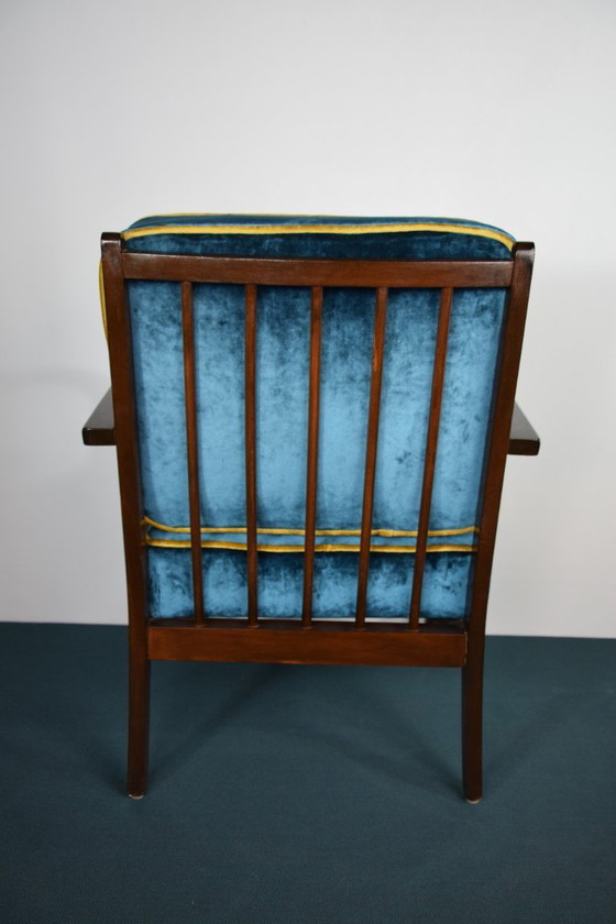 Image 1 of Poltrona vintage con rivestimento in velluto