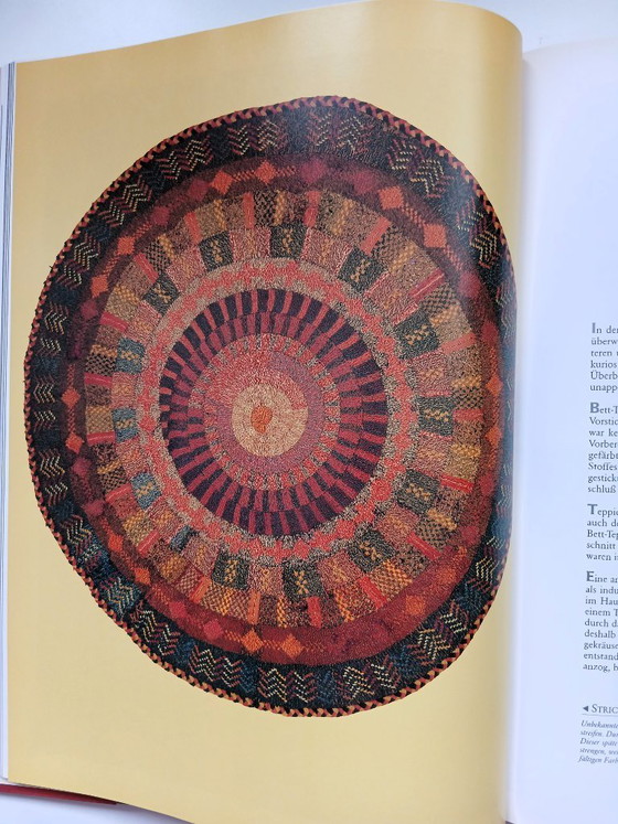 (W036) Traditionelles amerikanisches Kunsthandwerk – Quilts, Körbe, Holzarbeiten, Lockvögel und Keramik in (photo 4 of 10)
