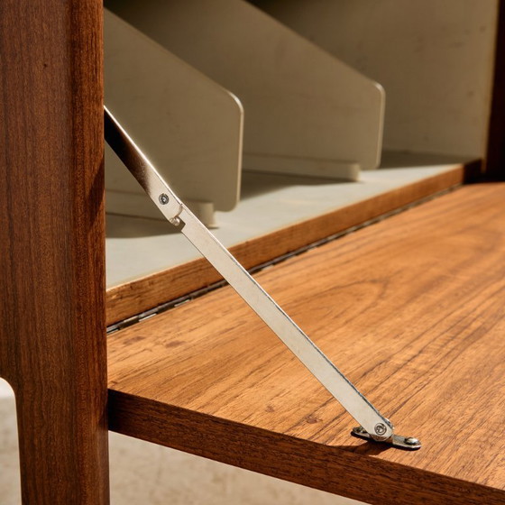 Image 1 of MK11133 Gerestaureerde teakhouten kaptafel van Kurt Østervig