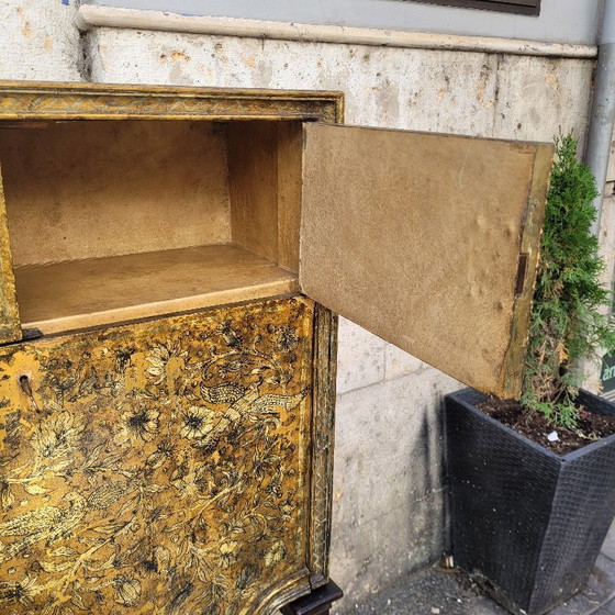 Image 1 of Cabinet en métal doré et argenté à décor repoussé, style Art nouveau, vers 1920 – Espagne