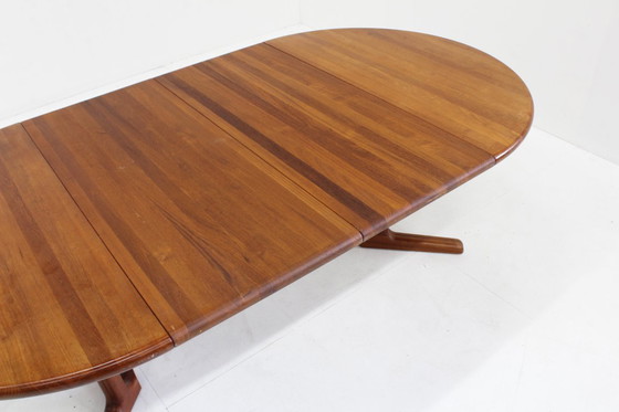 Image 1 of Tavolo da pranzo rotondo allungabile vintage Dyrlund in teak massello, stile danese.