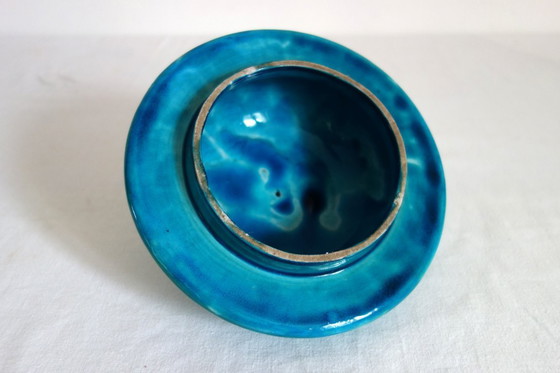 Image 1 of Ein Paar gedeckter Vasen aus Keramik, China, Mitte 20.