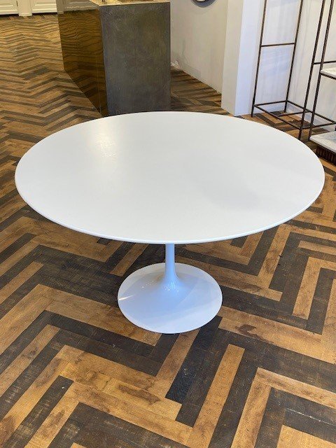 Table tulipe originale de Saarinen par Studio Knoll 1957