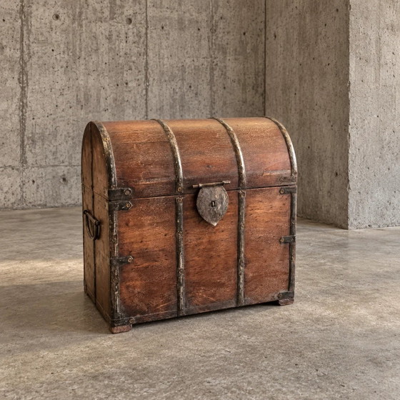 Antique Military Campaign Style Brass Bound Wooden Six Wine Bottle Chest – Mueble bar (photo 3 of 5)
