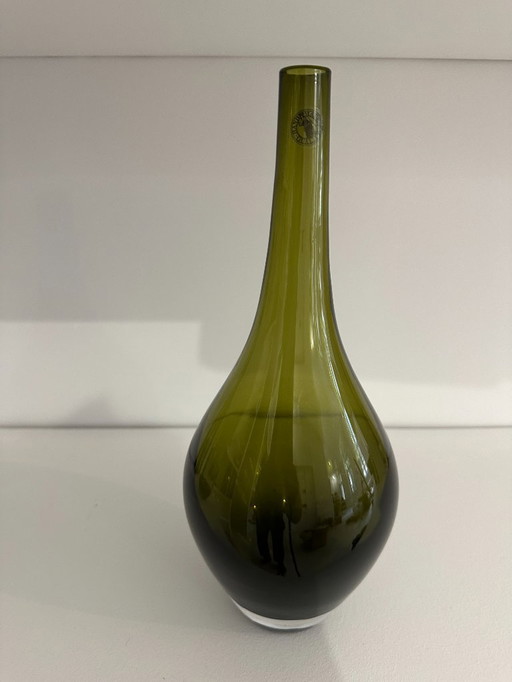 Vase en verre soufflé vert olive – Élégant et intemporel
