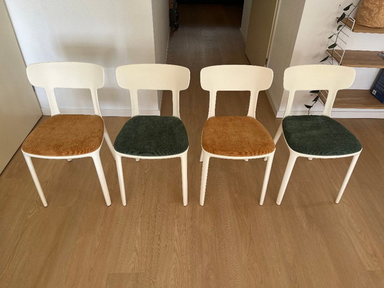 Image 1 of 4x Infiniti Canova chairs (RAL9001, green/orange)