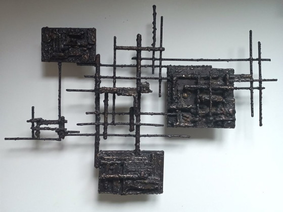 Brutalist wall sculpture. – Metal (photo 5 of 9)