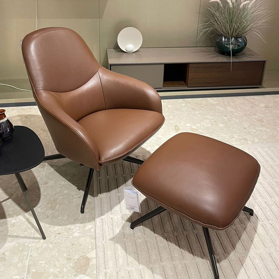 Image 1 of Leolux Lanah Drehsessel mit Hocker