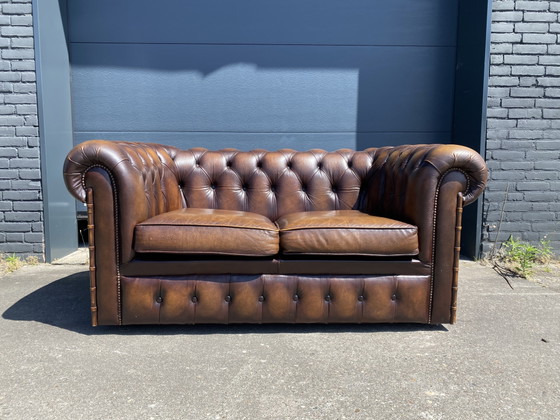 Image 1 of Ensemble canapé Chesterfield 3+2 places, marron à motif flamme