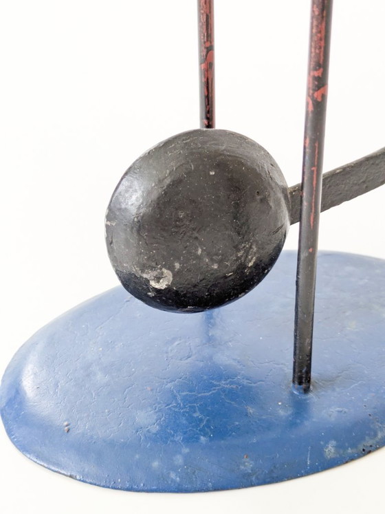 Scultura cinetica vintage a forma di volto di sole, in metallo dipinto a mano. – Sculture (photo 16 of 18)