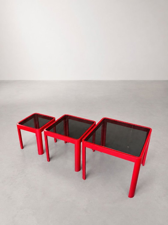 1970's Italian Porada style Nesting Tables Red Lacquered Ash & Smoked Glass, Side tables, Wood (photo 3 of 5)