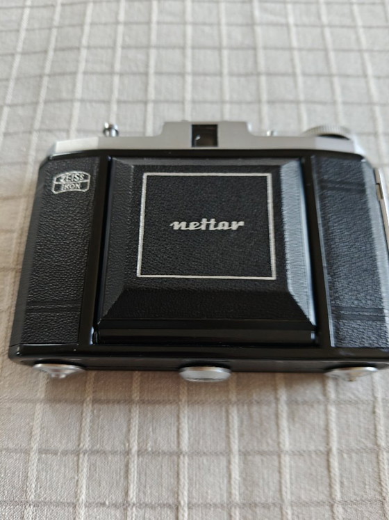Zeiss Ikon Nettar folding camera – Photography, Glass, Leather (photo 6 of 15)