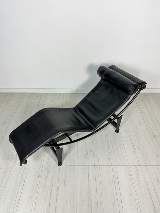 Image 1 of Chaise longue vintage LC4 di Le Corbusier Perriand Jeanneret per Cassina All Black