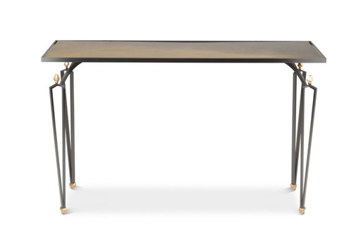 Rechthoekige console van staal en messing. Eigentijds ontwerp.