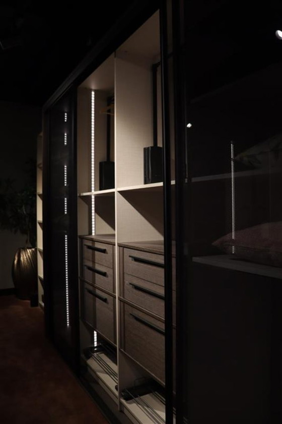 Image 1 of Kledingkast