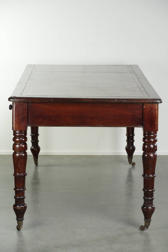 Bureau d'écriture anglais ancien de la fin du XIXe siècle, avec un bois aux tons chauds et un plateau en (photo 6 of 12)