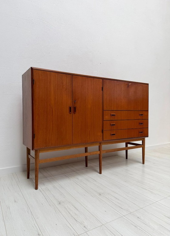 Credenza Highboard design danese vintage anni '60 attribuita a Børge Mogensen – Credenze, Legno (photo 2 of 12)