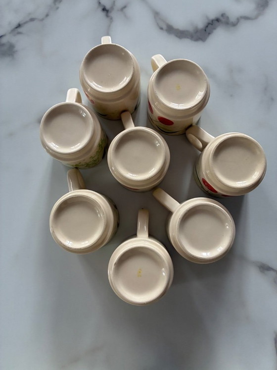 Image 1 of Set van 8 vintage keramische koffiekopjes met kersenmotief