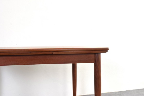 Image 1 of Table de salle à manger extensible en teck danois, style milieu du XXe siècle, années 1960.