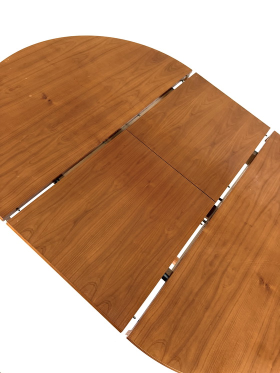 Image 1 of Vintage extendable dining table '60