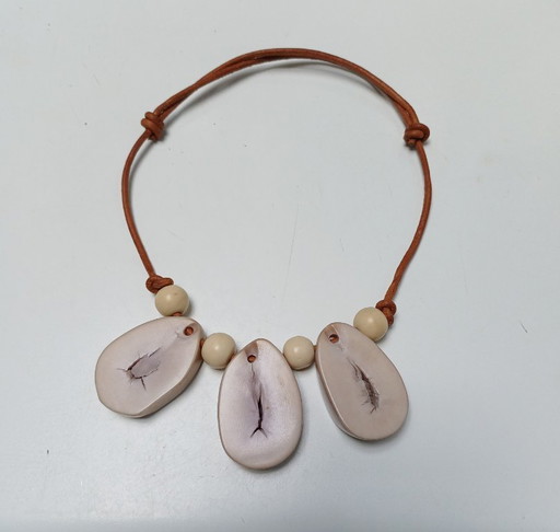 Trois bijoux en noix de Tagua (Colombie)