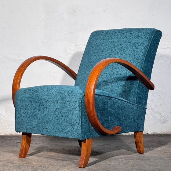 Image 1 of Een paar Halabala H-410 fauteuils, volledig gerestaureerd, jaren 30.