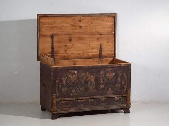 Antique bridal chest with carved vegetal decoration (c.1820) #10 – Chest of drawers (photo 19 of 40)