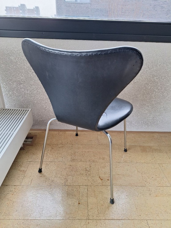 Image 1 of 4 x vintage Fritz Hansen butterfly chair black leatherette