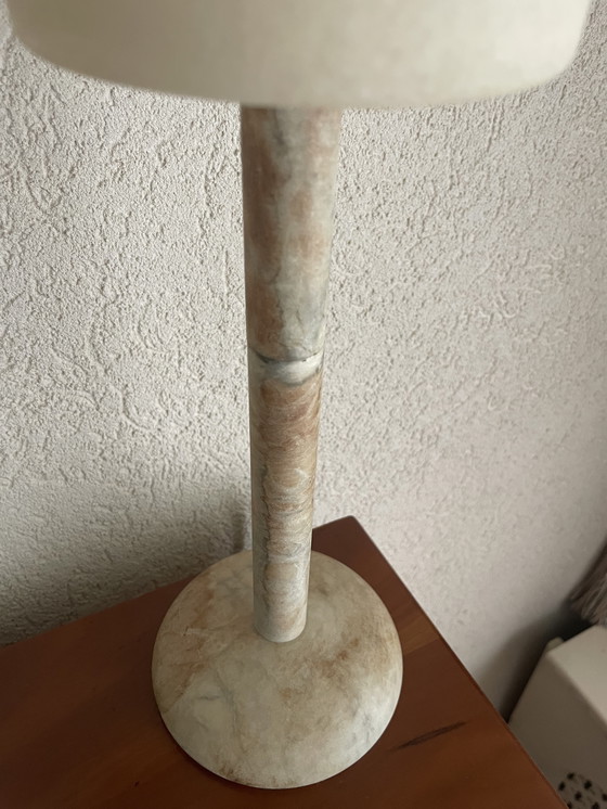 Image 1 of Lampe à poser en albâtre