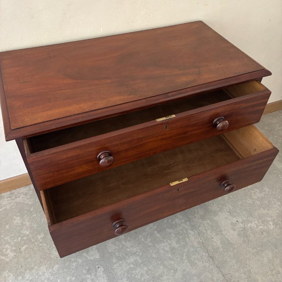 Image 1 of Commode anglaise en acajou