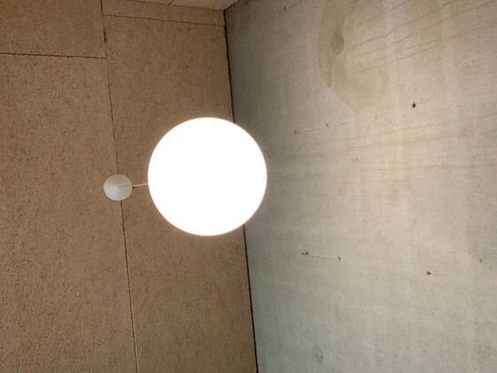 Image 1 of Grande lampada a globo bianca, Glashutte Limburg.