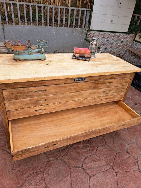 Image 1 of Gerestaureerd kantoormeubilair uit de jaren 50.