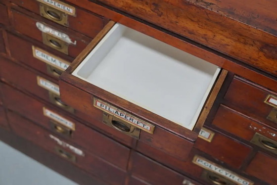 Image 1 of Engelse Victoriaanse apothekersbalie / vitrine uit de 19e eeuw