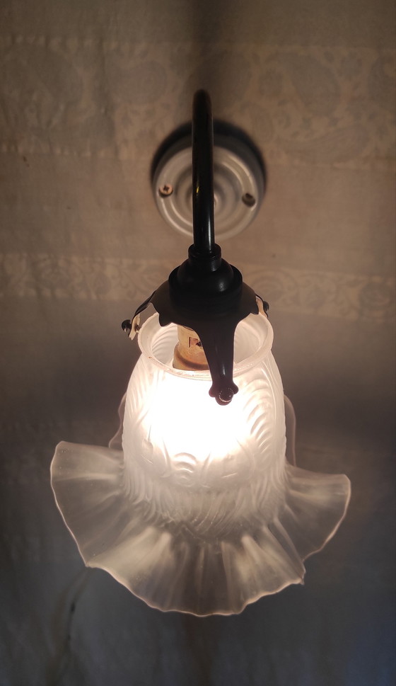 Image 1 of Applique Col De Cygne En Laiton, Porcelaine Et Verre - Mid. XXème