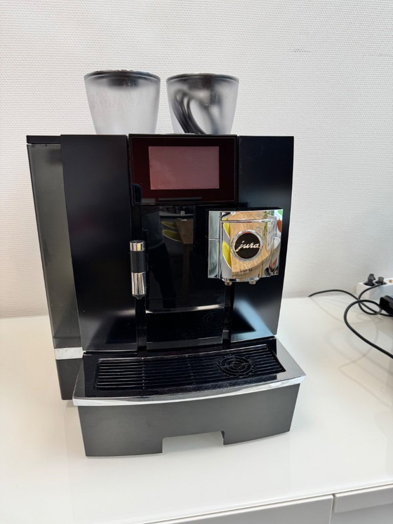 Image 1 of Macchina da caffè professionale JURA GIGA X8 (2023)